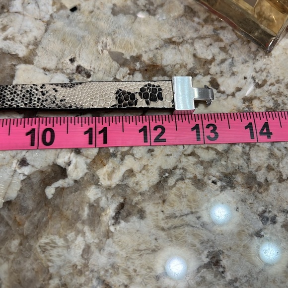 Leighelena Silver Double Jigsaw Beige Marked Lizard Bracelet - Picture 5 of 10